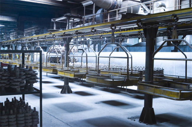 油液監(jiān)測儀器是用于監(jiān)測和分析各種潤滑油、液壓油、傳動油和其他工業(yè)油液的工具。這些儀器可以用于檢測油液的化學(xué)成分、污染物、酸堿度、粘度和其他參數(shù)，以幫助確保機械設(shè)備的正常運行和維護。