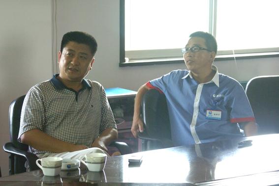 董事長魏國平博士與大連理工大學(xué)國家精細(xì)化工重點實驗室呂連海教授進(jìn)行技術(shù)交流和研討